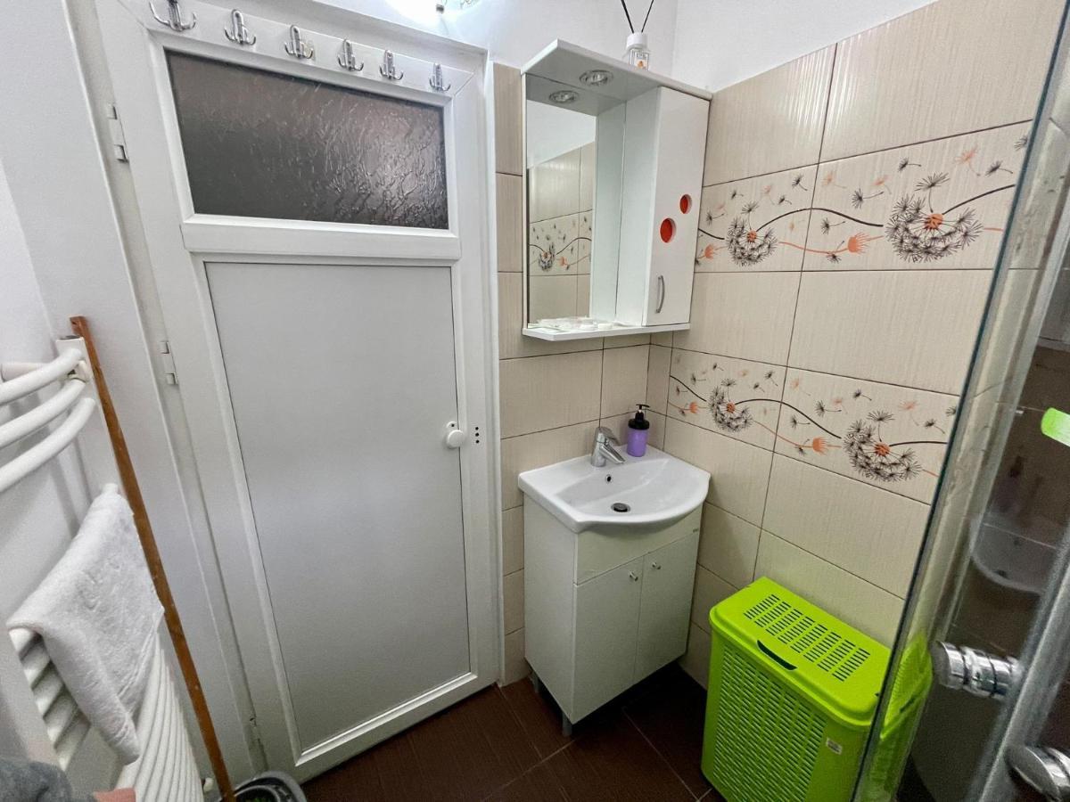 Garsoniera Moderna Parcare Internet Apartment Питещ Екстериор снимка